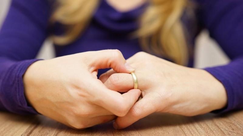 Жена подала на развод: что делать и как себя вести мужу
