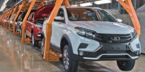 Пополнение в семействе: Lada Xray Cross пустили в серию