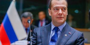 Медведев напомнил о жившем десятилетиями под санкциями СССР