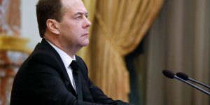 Медведев оценил шансы Порошенко на переизбрание президентом Украины