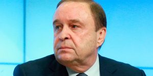Сенатор от Курской области освободил место в Совфеде для экс-губернатора