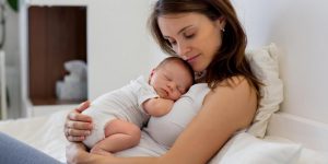 Нерегулярные месячные после родов при грудном вскармливании: причины, как восстановить