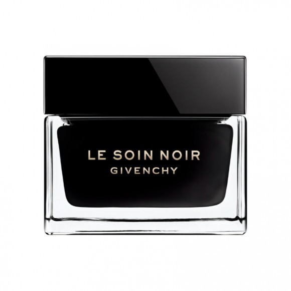 Легкий антивозрастной крем для лица Le Soin Noir Cream, Givenchy, 17 742 руб. (Рив Гош)
 