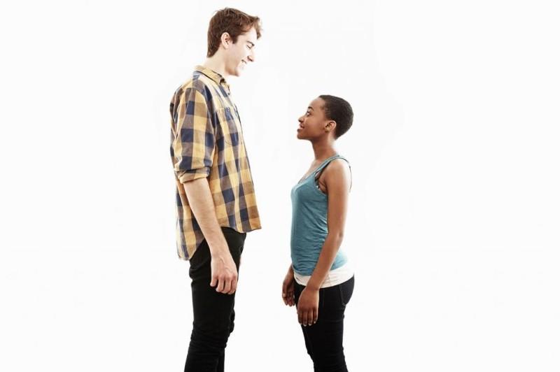 Разница в росте в парах. Высокая девушка и низенький парень