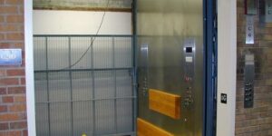 Грузовой лифт в жилом доме: размеры, максимальная грузоподъемность, назначение