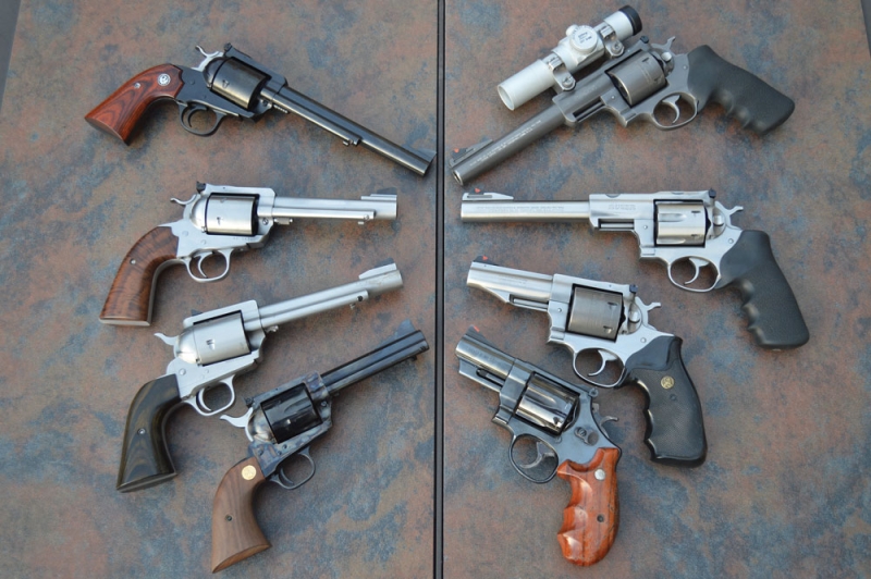 Современный револьвер: список с названиями, описание с фото, устройство и характеристики